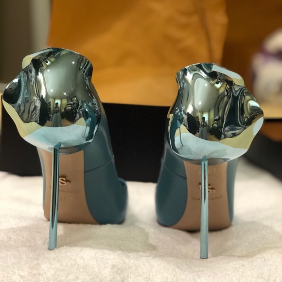 Le Silla Petalo Heels - Picture 3 of 8